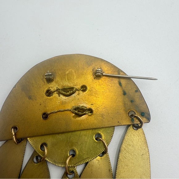 Vintage Modernist Brass & Patina Dangle Brooch – Geometric Statement Pin - Picture 4 of 7